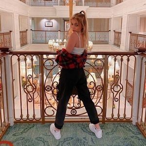 Meet your Posher, Jolian